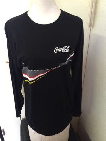 8407-16 € 5,00  coca cola shirt lange mouw maat L
